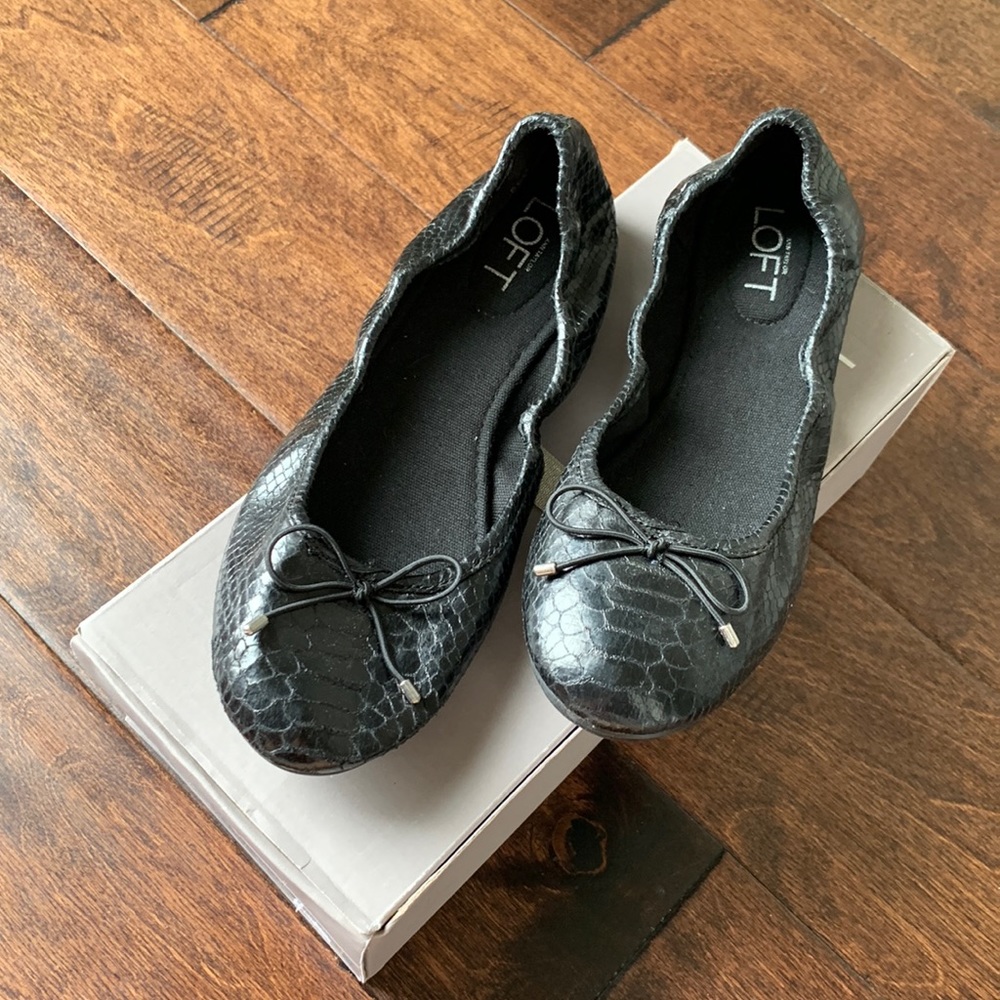 NIB LOFT Black Bow and Snakeskin Detail Ballet Flats Size 6.5